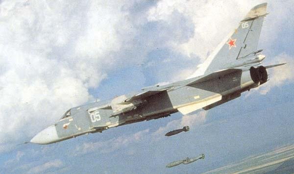 Су-24 ВКС РФ наносит бомбовый удар