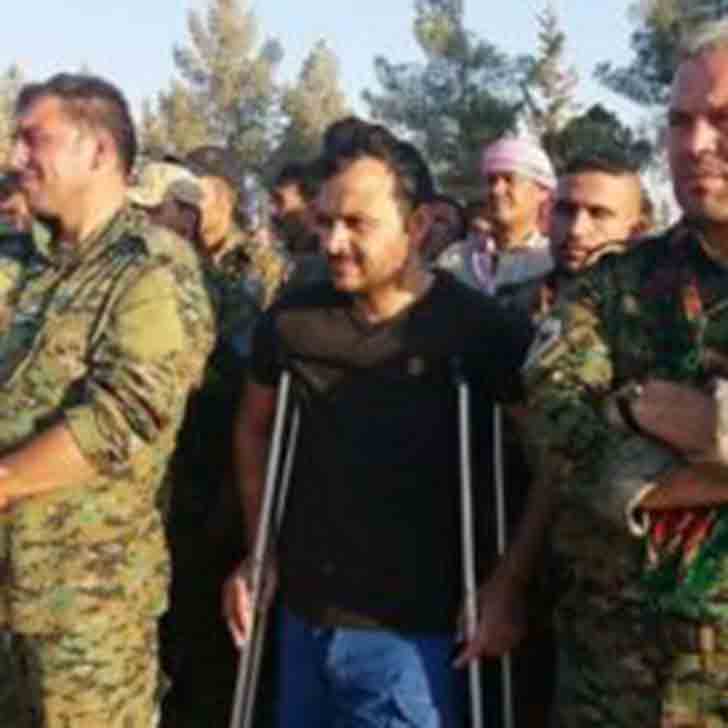 Полевой командир Файад аль-Ганем в кругу сирийских военных