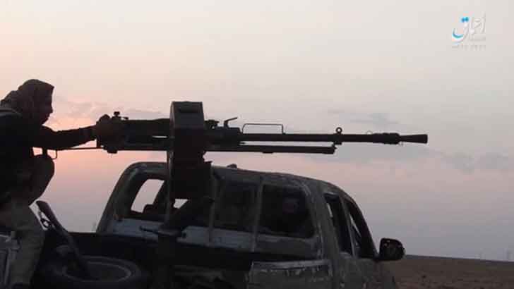 Террористы ИГ выбивают сирийских военных с Абу Камаля