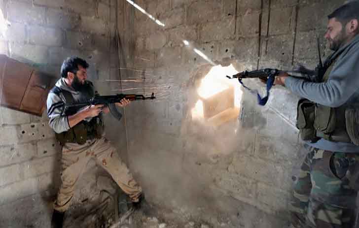 Между боевиками «Джейш аль-Ислам» в Думе начались боестолкновения