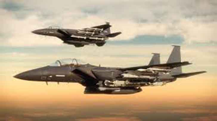 Два истребителя F-15 ВВС США разбомбили собственный склад боеприпасов