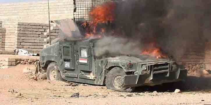 Подбитый иракский бронеавтомобиль в Мосуле
