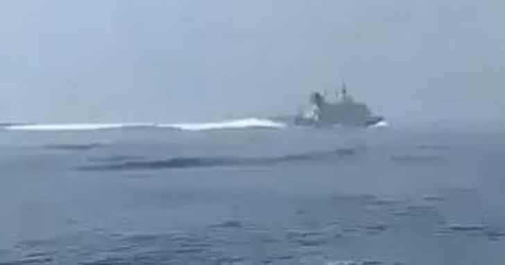 Иранские моряки устроили охоту на британский корабль – видео