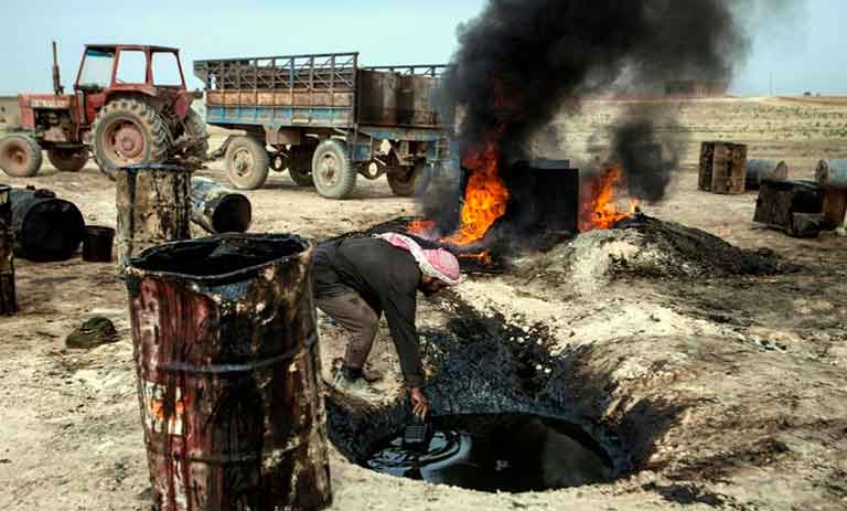 Боевики ИГ убили торгующих нефтью курдских контрабандистов
