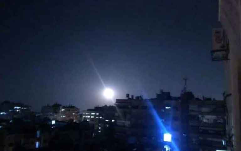По Дамаску нанесен удар: ПВО Сирии сбивает все ракеты