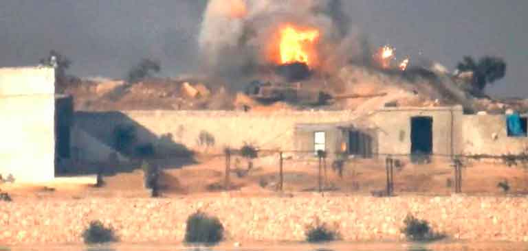 Российская авиация сжигает турецкую бронетехнику во время наступления на Найраб