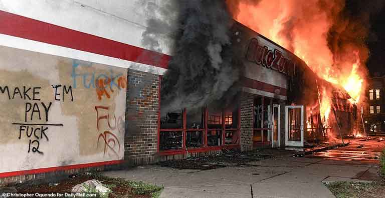 Фото горящих магазинов