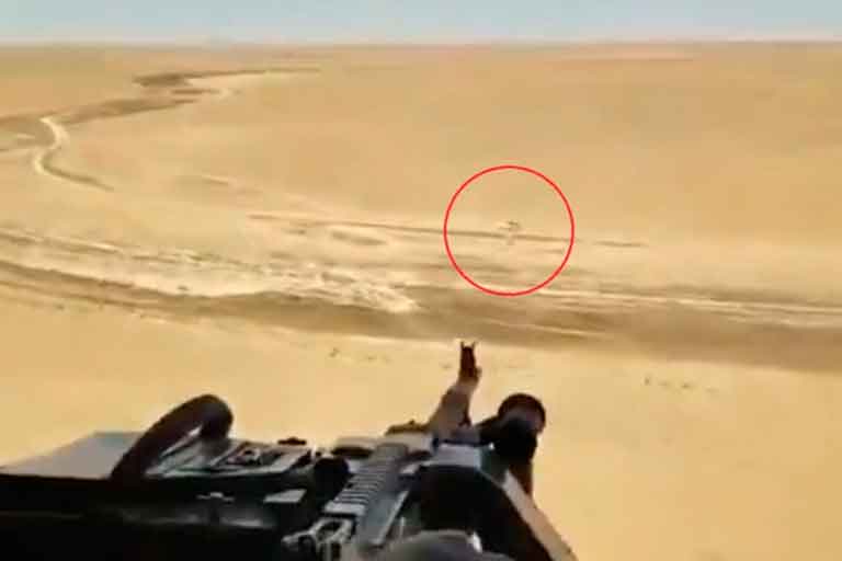 Расстрел внедорожника ИГИЛовцев с вертолета Ми-171 – видео