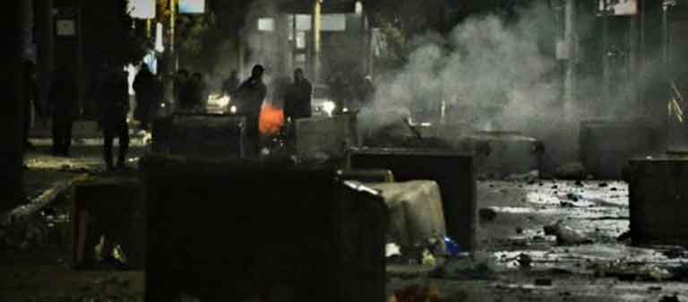 Побоище в Афинах: правые атаковали полицию, идут столкновения