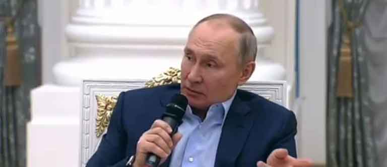 Путин: «Как только полиция зашла – в штаны наложил в прямом смысле этого слова»