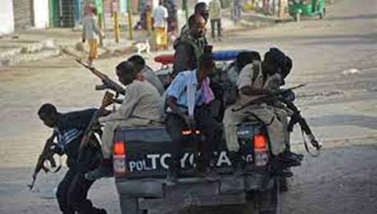 Кризис власти в Сомали: боевики обстреливают президентский дворец, силовики отказываются подчиняться главе страны