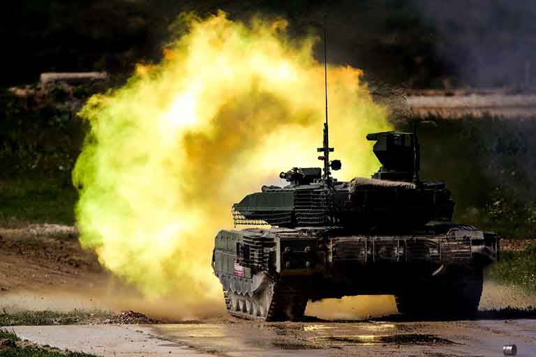 Сравнение танков Т-90М и M1A2 Abrams SEP v3 не выявило победителя
