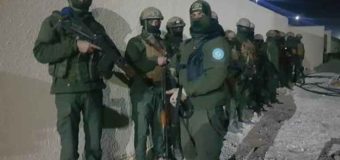 В сирийской Хасаке четвертые сутки идут бои: на улицах города после авиаударов ВВС США лежат неубранные трупы (видео)