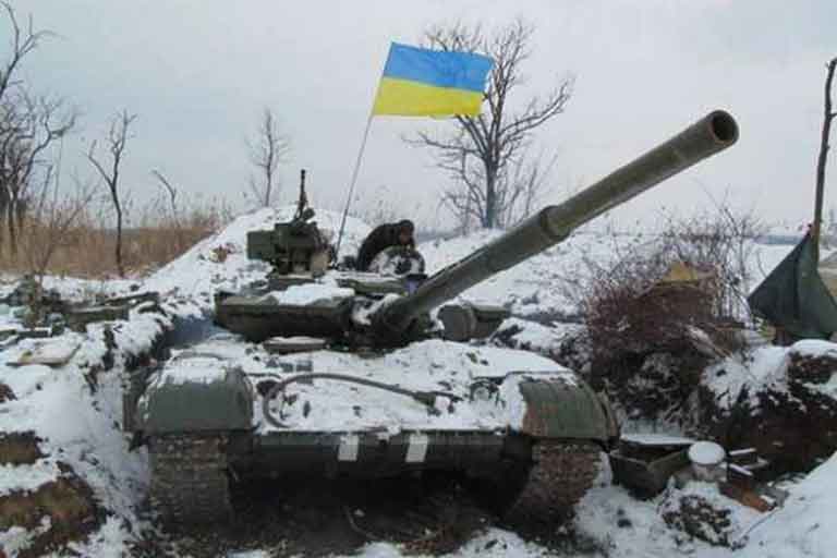 ВСУ, под прикрытием средств РЭБ, стягивают к линии фронта на Донбассе танки